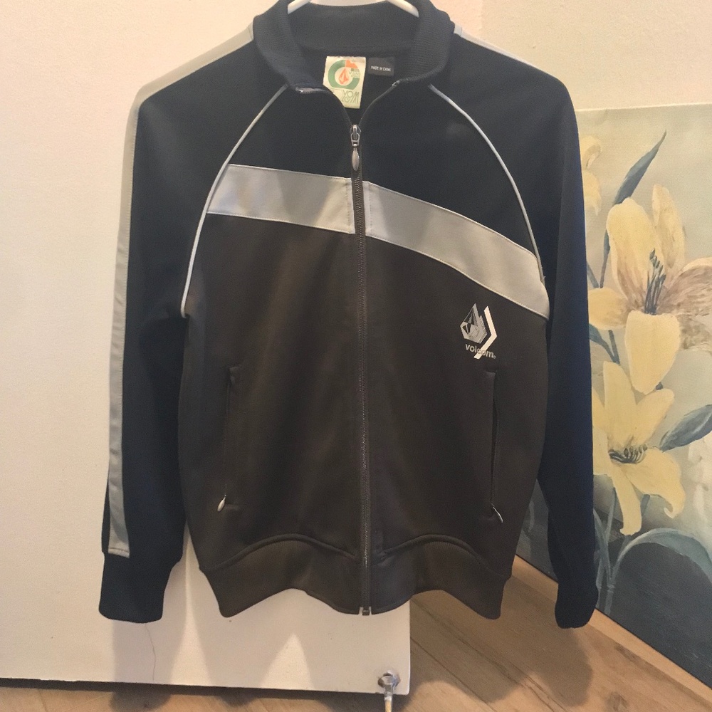 Retro V line full zip up sweater
